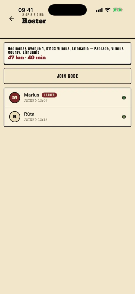 The roster: two riders, the leader pill, and each rider's current signal as a coloured dot.